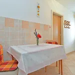 & Tanja 1552 3* פולה