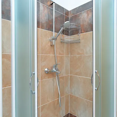 & Tanja 1552 Guest house 3*