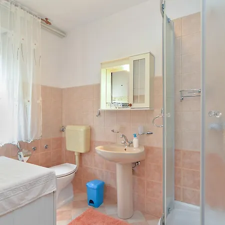 Guest house & Tanja 1552 Pula