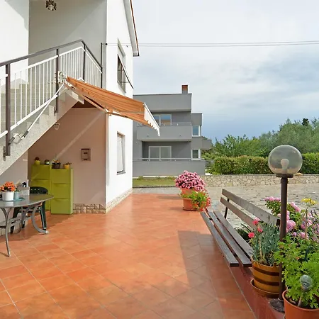 Guest house & Tanja 1552