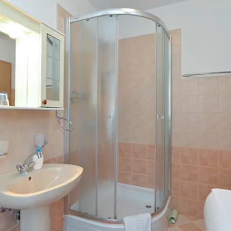 Maison d'hôtes & Tanja 1552 Pula