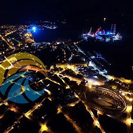 & Tanja 1552 3* بولا