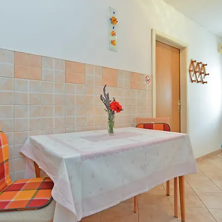 & Tanja 1552 3* بولا